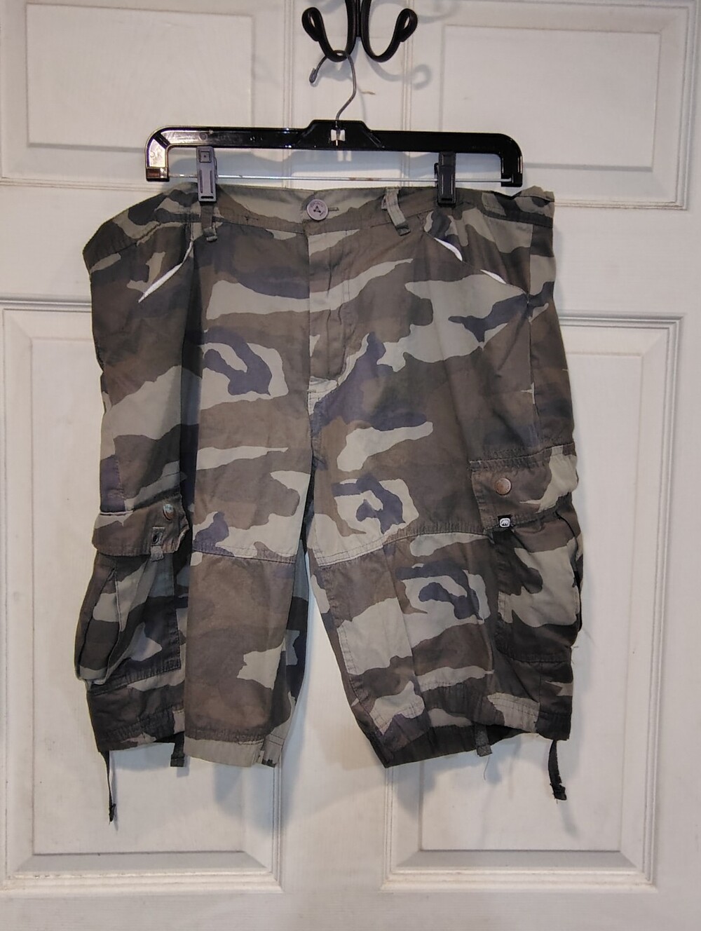 Ecko Unltd Men's Size 38 Green Camo Shorts